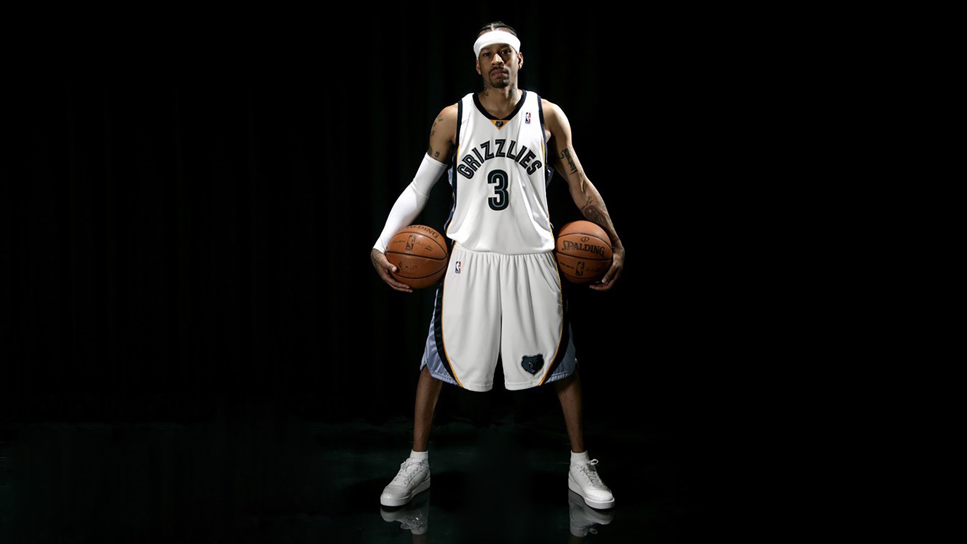 张伟丽出战海报设计引发粉丝追捧