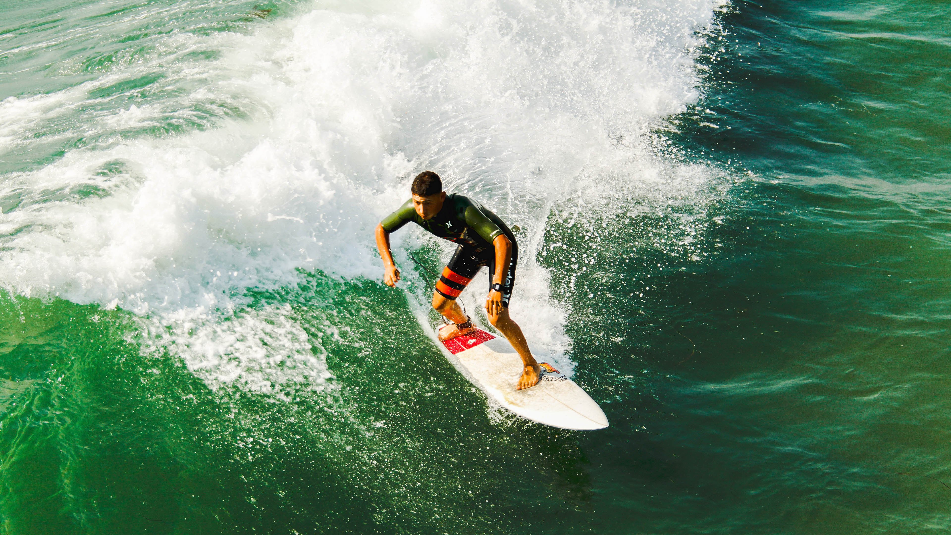 开云娱乐官网-特斯·冯·迪克：无球跑动不断制造空档，巧妙创造得分机会，冯特斯拉克