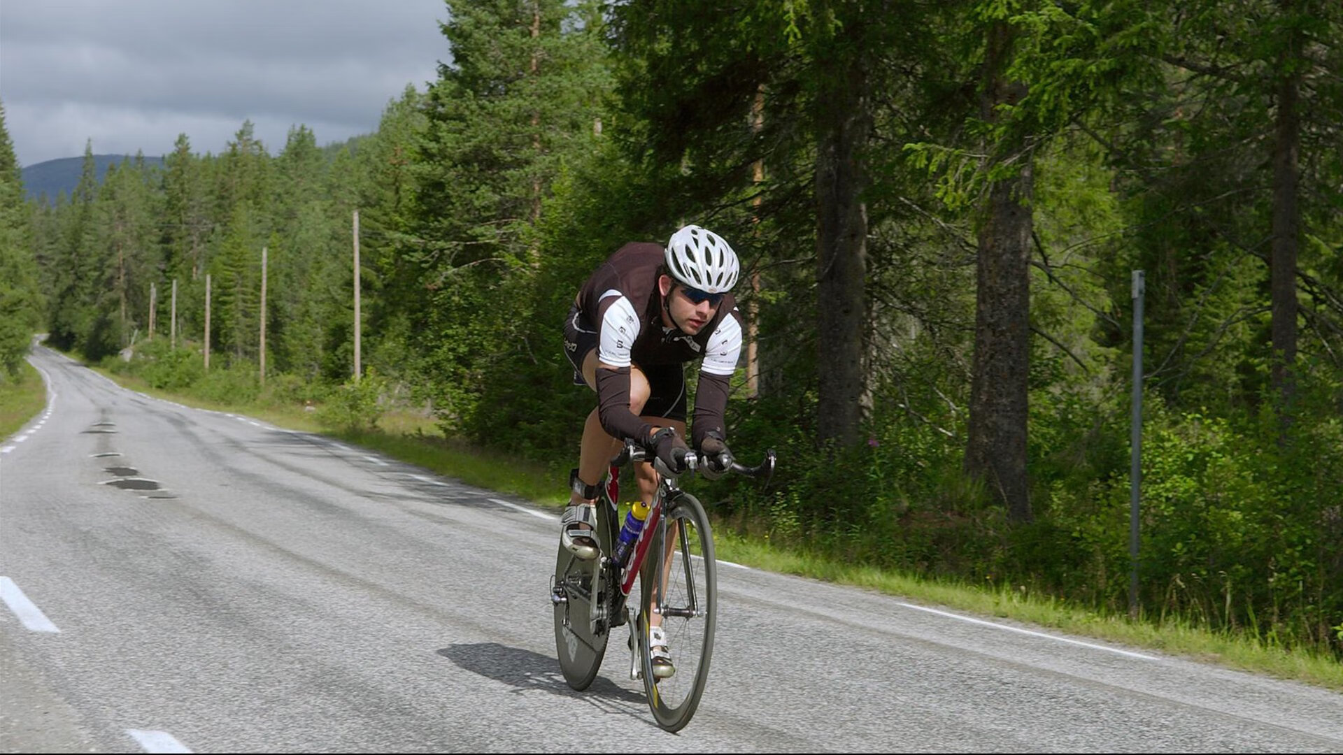 训练结束后球队统一参加媒体活动展示良好精神风貌，训练结束后,进行总结讲评
